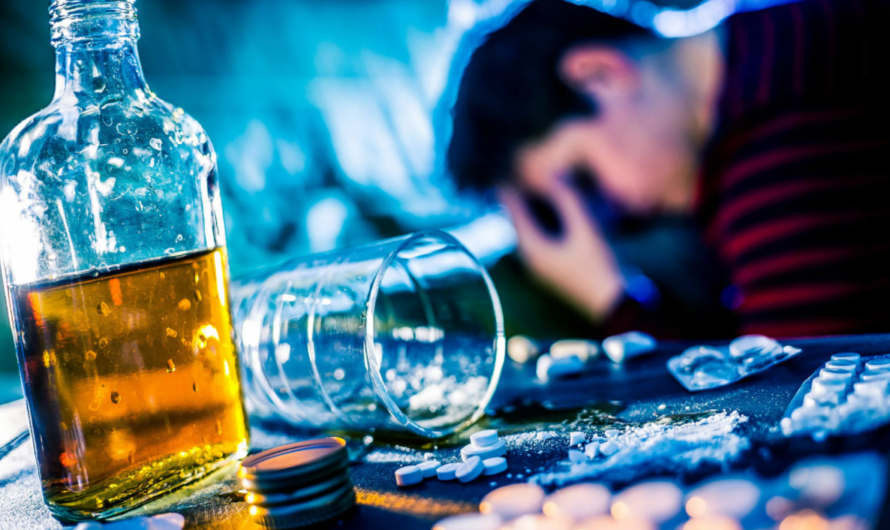 Наличие алкогольной, наркотической и игровой зависимости